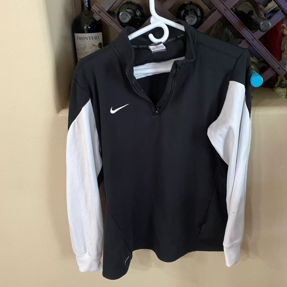 Sporty Nike thin pull over